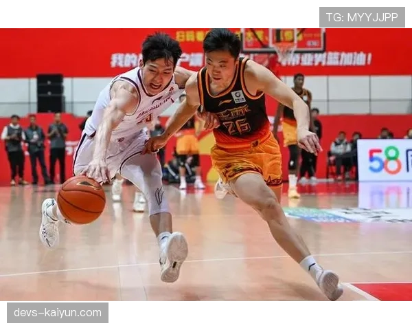 浙江稠州金租队内训练开放，吴前进行个人加练三分